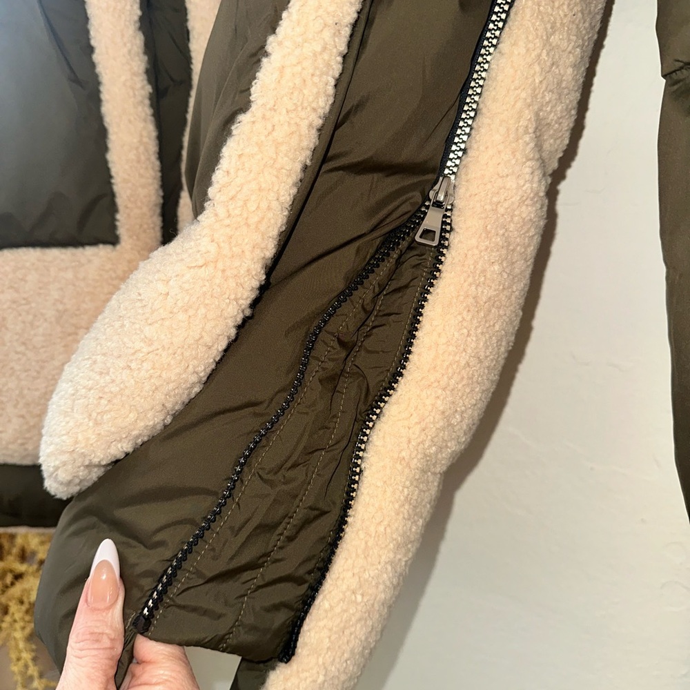 Orolay Women's Thickened Winter Down Coat - Picture 5 of 10